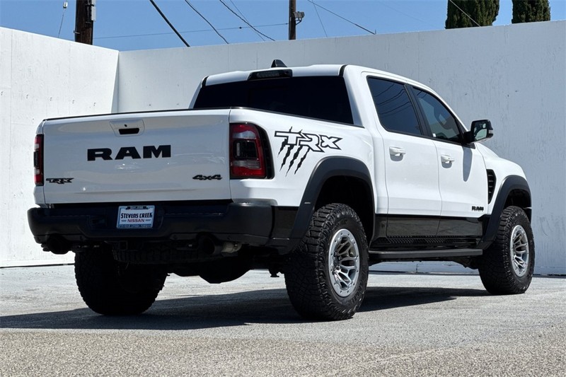 Ram 1500 Vehicle Full-screen Gallery Image 04