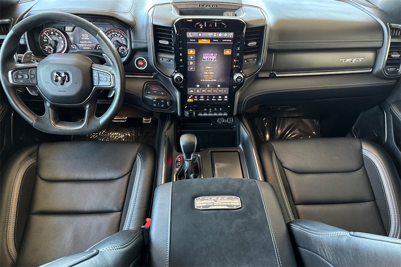 Ram 1500 Vehicle Full-screen Gallery Image 13