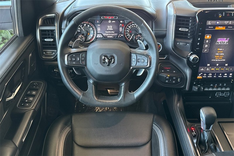 Ram 1500 Vehicle Full-screen Gallery Image 14