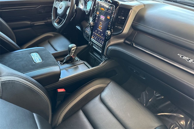 Ram 1500 Vehicle Full-screen Gallery Image 15