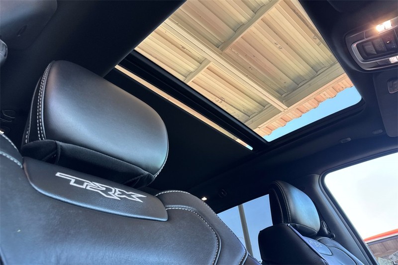 Ram 1500 Vehicle Full-screen Gallery Image 16