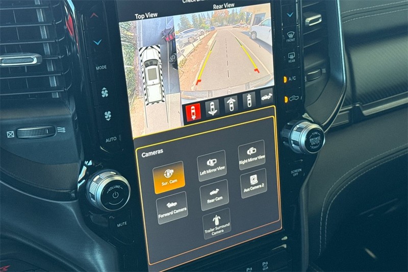 Ram 1500 Vehicle Full-screen Gallery Image 19