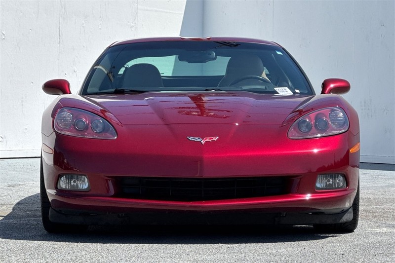 Chevrolet Corvette Vehicle Full-screen Gallery Image 09