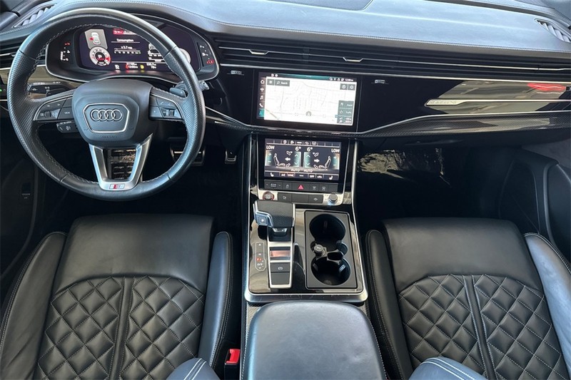 Audi SQ8 Vehicle Full-screen Gallery Image 13