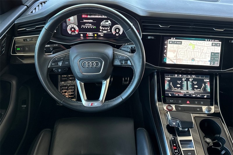 Audi SQ8 Vehicle Full-screen Gallery Image 14