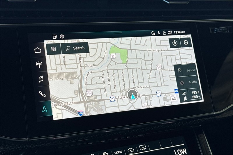 Audi SQ8 Vehicle Full-screen Gallery Image 18