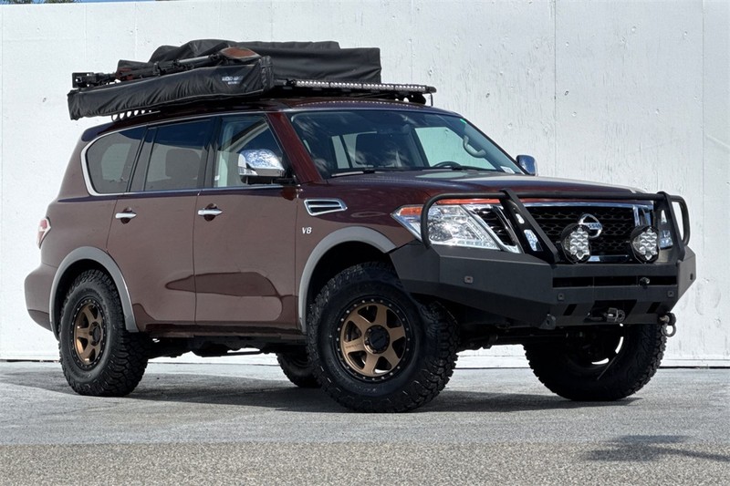 Nissan Armada Vehicle Full-screen Gallery Image 02