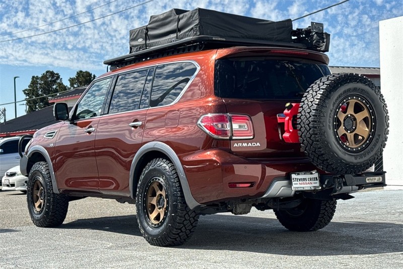 Nissan Armada Vehicle Full-screen Gallery Image 06