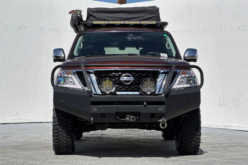 Nissan Armada Vehicle Full-screen Gallery Image 09