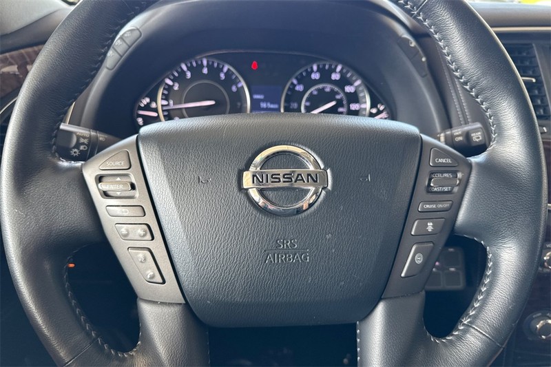 Nissan Armada Vehicle Full-screen Gallery Image 22