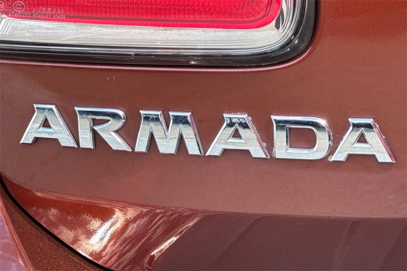 Nissan Armada Vehicle Full-screen Gallery Image 26