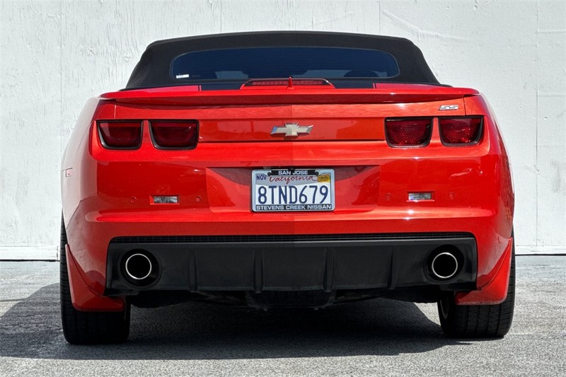 Chevrolet Camaro Vehicle Full-screen Gallery Image 05