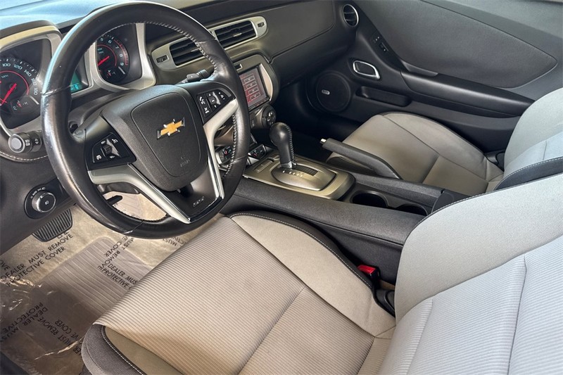 Chevrolet Camaro Vehicle Full-screen Gallery Image 11