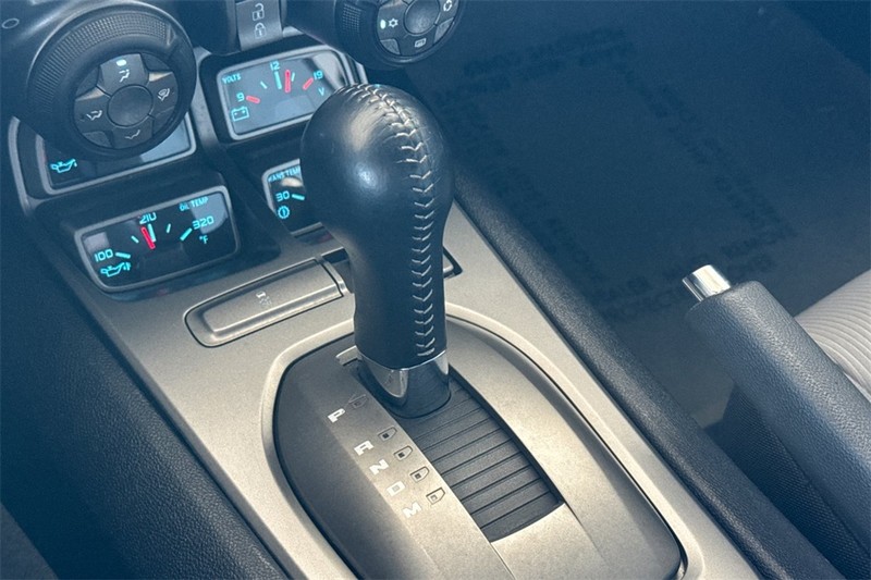 Chevrolet Camaro Vehicle Full-screen Gallery Image 19