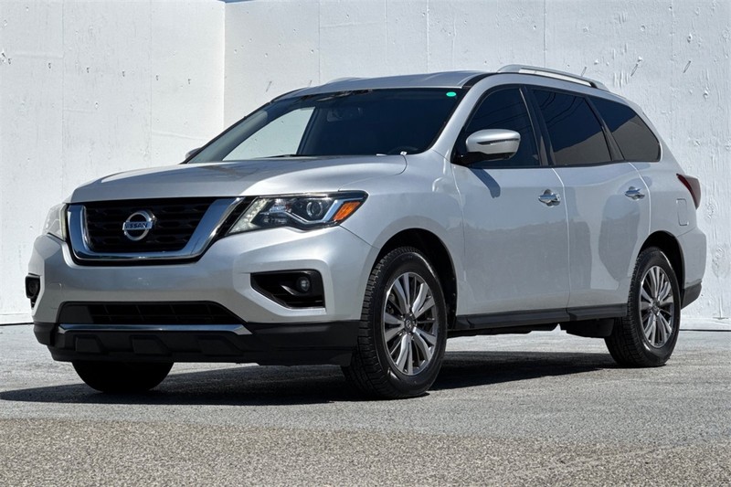 Nissan Pathfinder Vehicle Full-screen Gallery Image 08