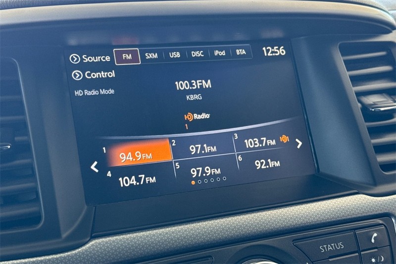 Nissan Pathfinder Vehicle Full-screen Gallery Image 17