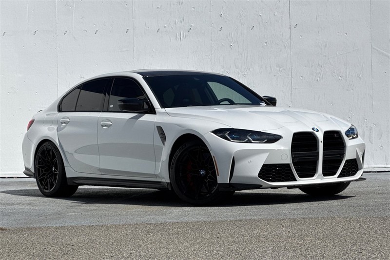 BMW M3 Vehicle Full-screen Gallery Image 02