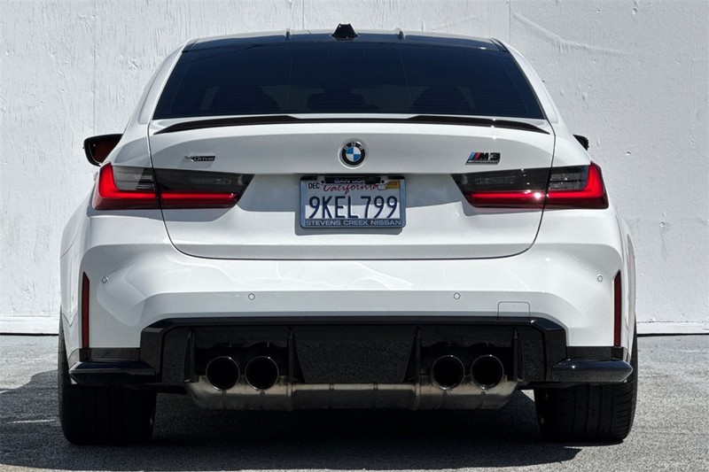 BMW M3 Vehicle Full-screen Gallery Image 05