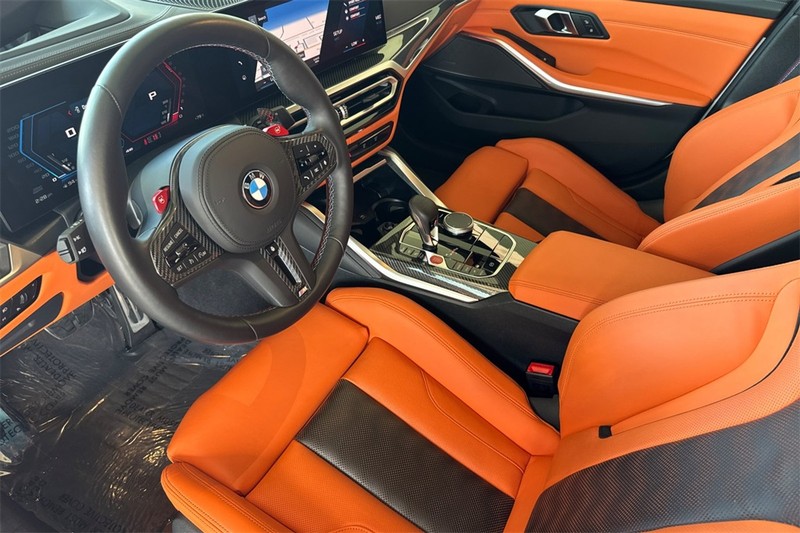 BMW M3 Vehicle Full-screen Gallery Image 10