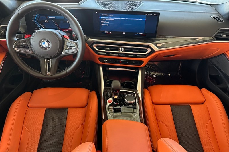 BMW M3 Vehicle Full-screen Gallery Image 13