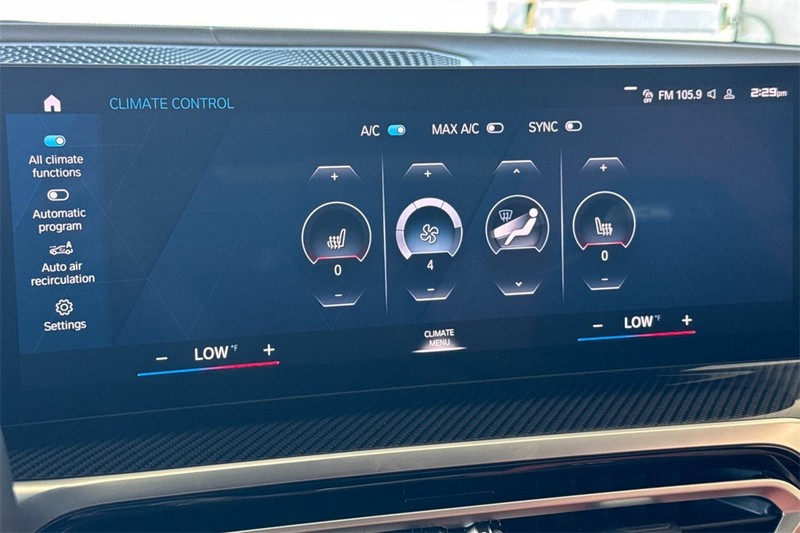 BMW M3 Vehicle Full-screen Gallery Image 20