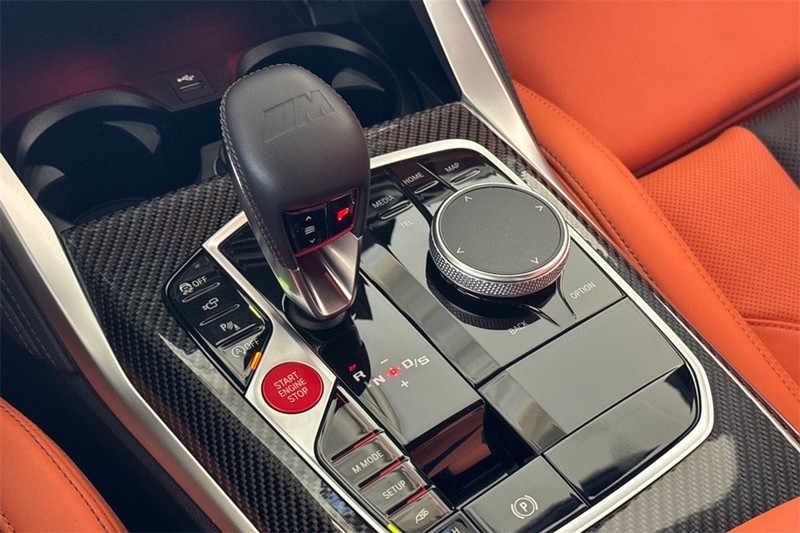 BMW M3 Vehicle Full-screen Gallery Image 21