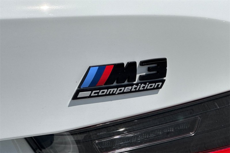 BMW M3 Vehicle Full-screen Gallery Image 27