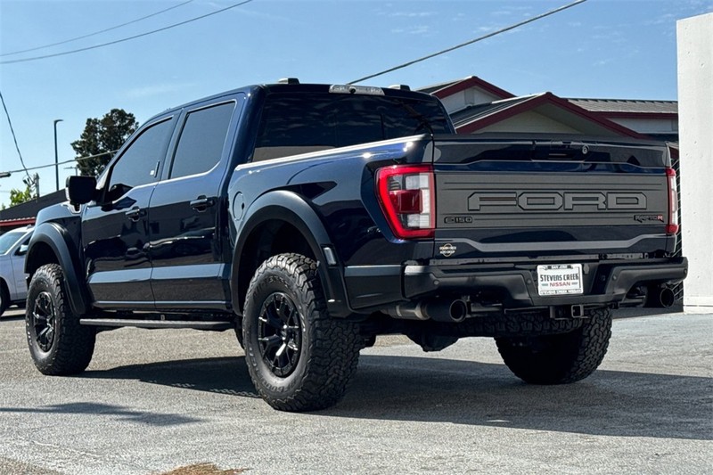 Ford F-150 Vehicle Full-screen Gallery Image 06