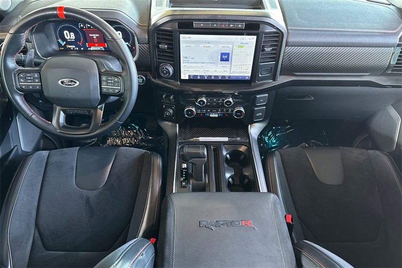 Ford F-150 Vehicle Full-screen Gallery Image 13