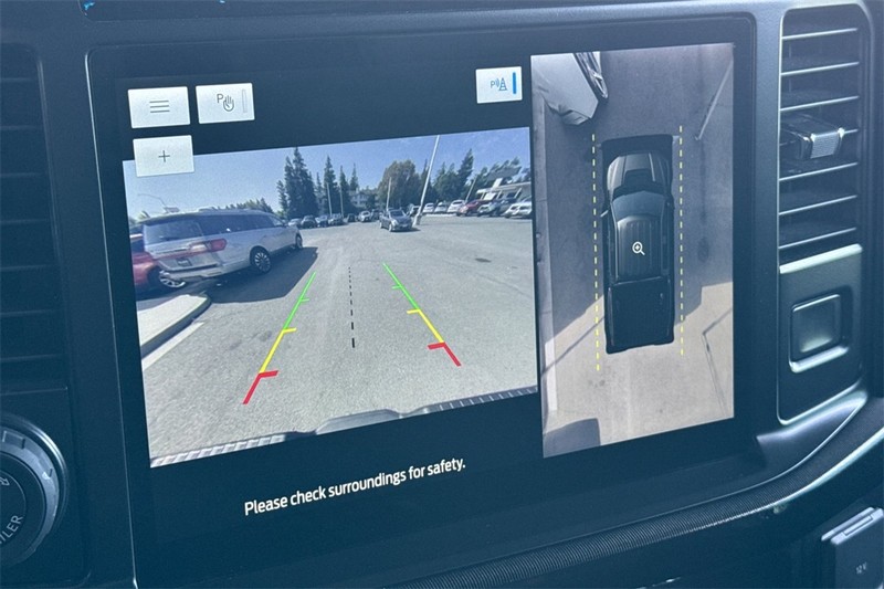 Ford F-150 Vehicle Full-screen Gallery Image 19