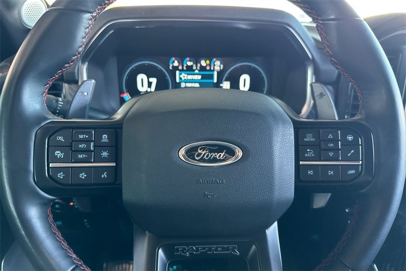 Ford F-150 Vehicle Full-screen Gallery Image 23