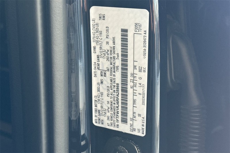 Ford F-150 Vehicle Full-screen Gallery Image 28