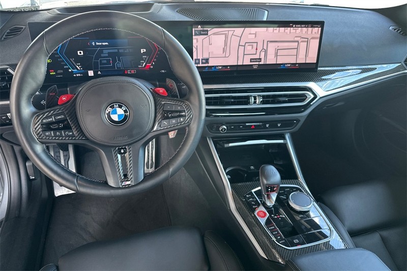 BMW M4 Vehicle Full-screen Gallery Image 13