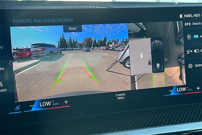 BMW M4 Vehicle Full-screen Gallery Image 19