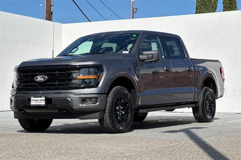 Ford F-150 Vehicle Full-screen Gallery Image 08