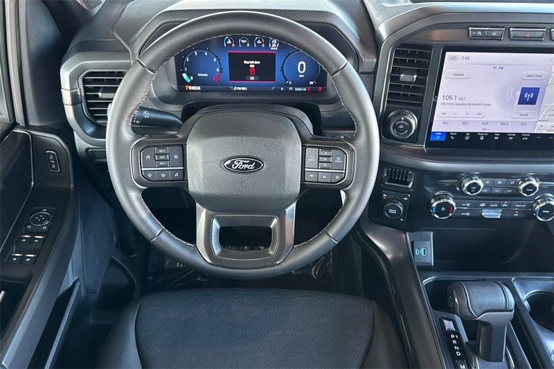 Ford F-150 Vehicle Full-screen Gallery Image 14