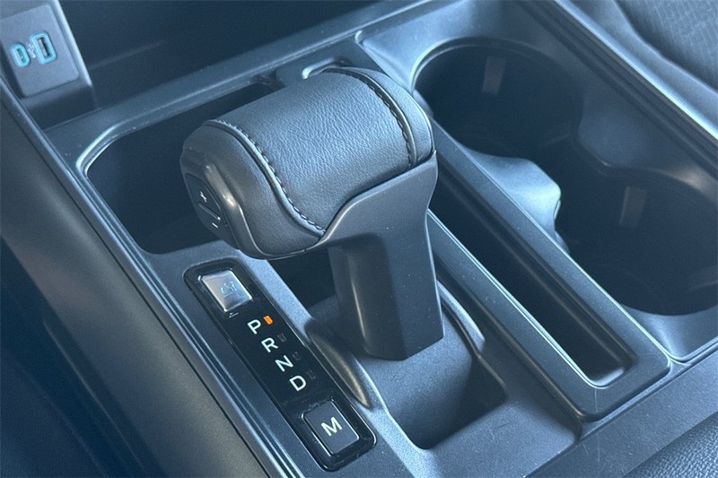Ford F-150 Vehicle Full-screen Gallery Image 21