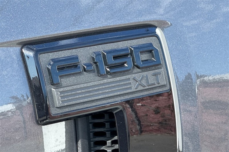 Ford F-150 Vehicle Full-screen Gallery Image 26