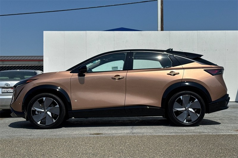 Nissan ARIYA Vehicle Full-screen Gallery Image 07