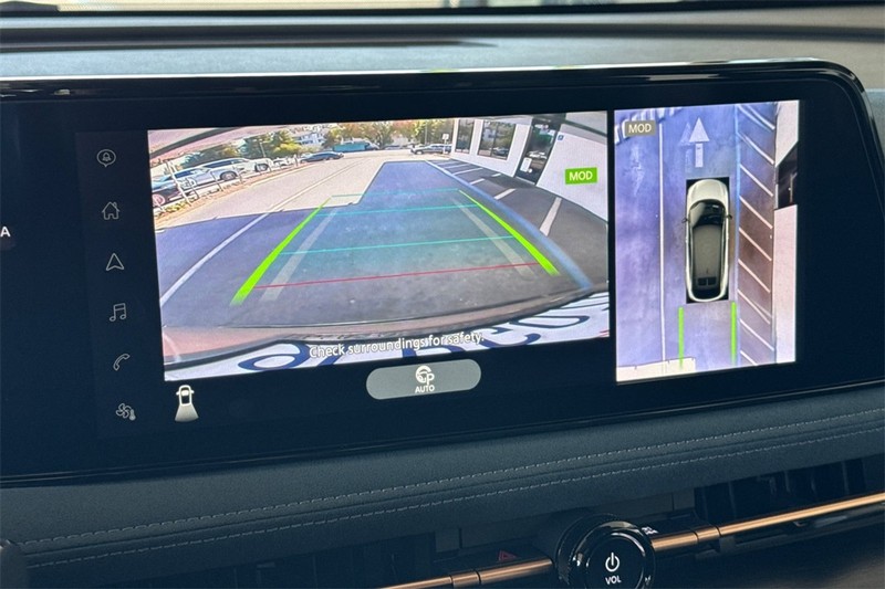 Nissan ARIYA Vehicle Full-screen Gallery Image 19