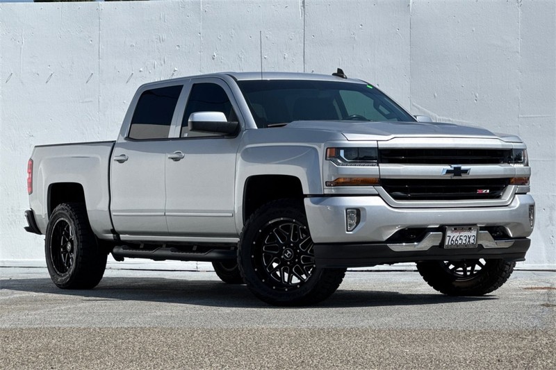 Chevrolet Silverado 1500 Vehicle Full-screen Gallery Image 02