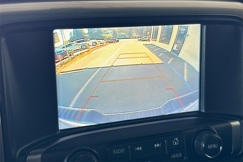 Chevrolet Silverado 1500 Vehicle Full-screen Gallery Image 19