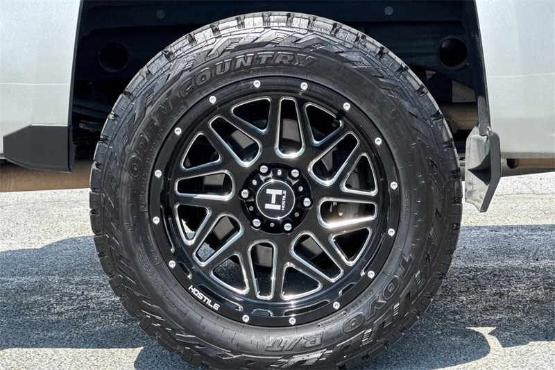 Chevrolet Silverado 1500 Vehicle Full-screen Gallery Image 25