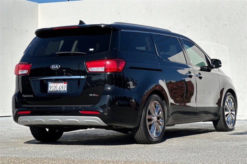 Kia Sedona Vehicle Full-screen Gallery Image 04
