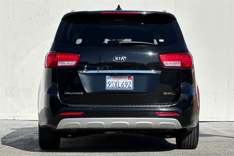 Kia Sedona Vehicle Full-screen Gallery Image 05