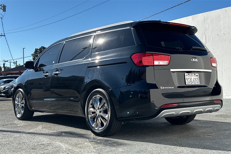 Kia Sedona Vehicle Full-screen Gallery Image 06