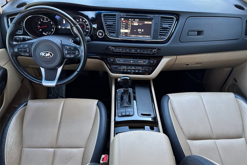 Kia Sedona Vehicle Full-screen Gallery Image 13