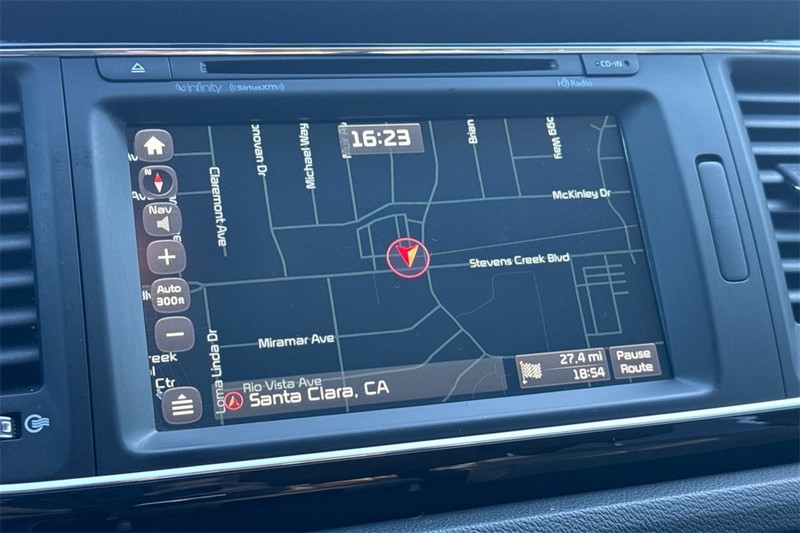 Kia Sedona Vehicle Full-screen Gallery Image 18