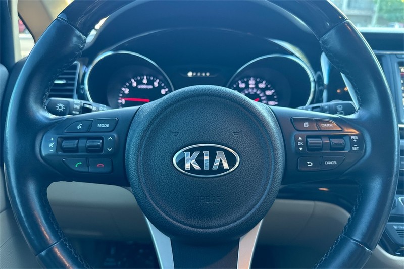 Kia Sedona Vehicle Full-screen Gallery Image 23