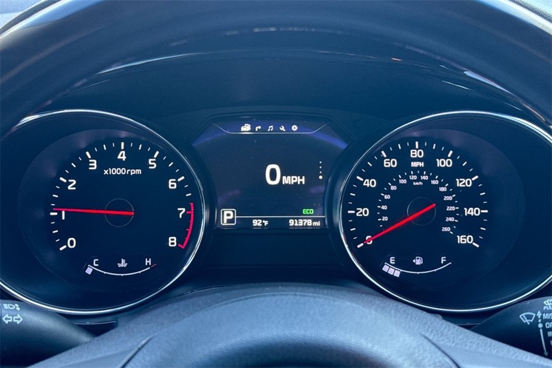 Kia Sedona Vehicle Full-screen Gallery Image 24